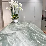 Exclusive Apartment *